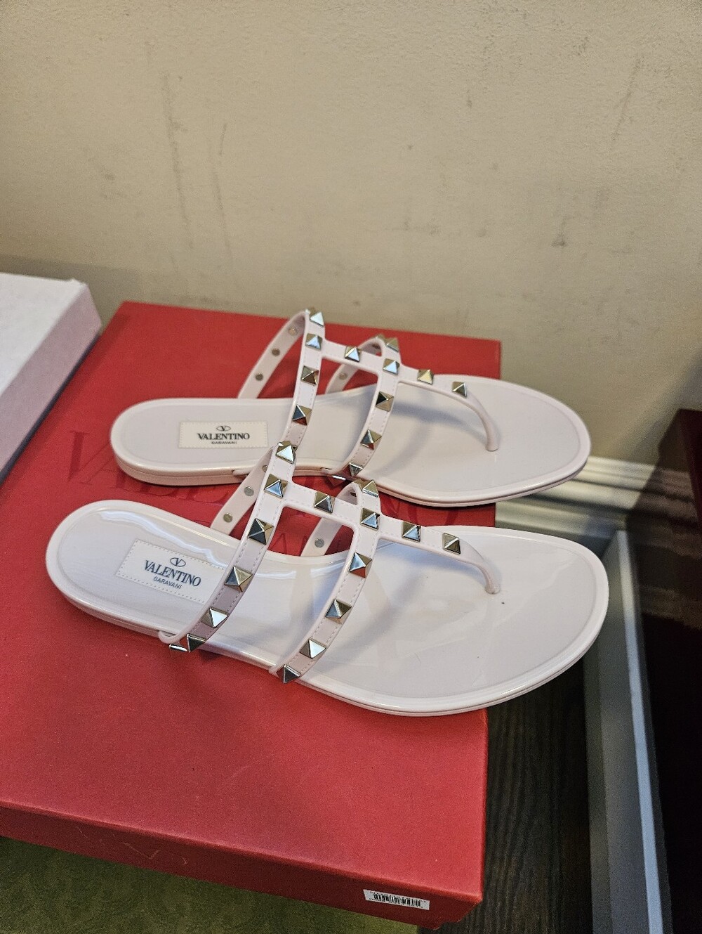 Valentino Garavani Rockstud Jelly Sandals Size 38 Water Rose Color - Picture 3 of 7